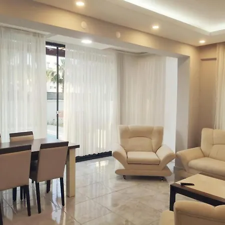 Comfortable 2 *